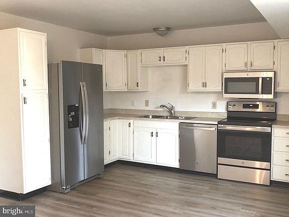 4th image of 5220 Daffodil Dr