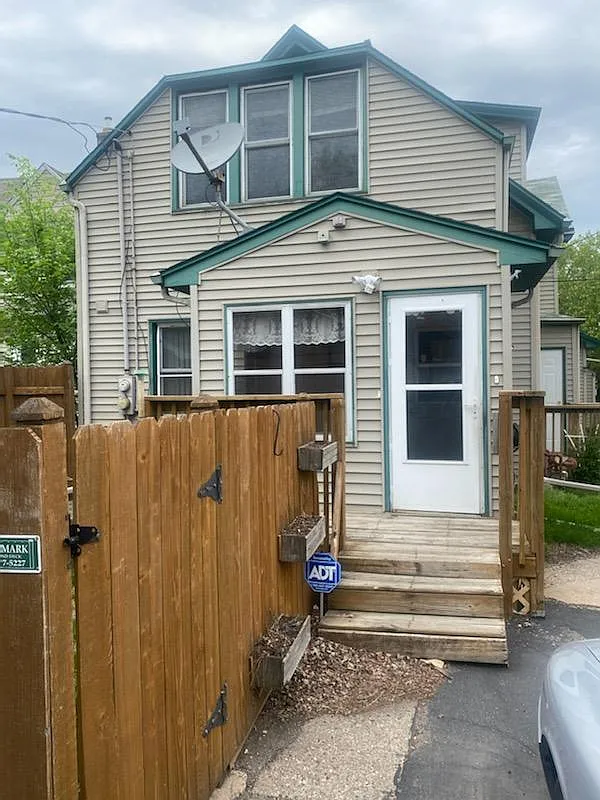 1600 Concordia Ave — Photo 2