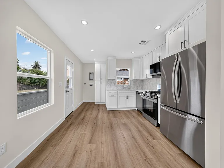 2325 N Naomi St — Photo 13