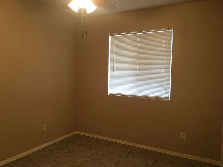 9815 S Phoenix Dr — Photo 12