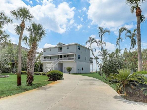 2424 Bay Dr, Bradenton, FL 34207