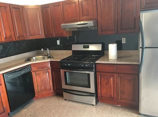 5675 64th St APT 2A, Maspeth, NY 11378