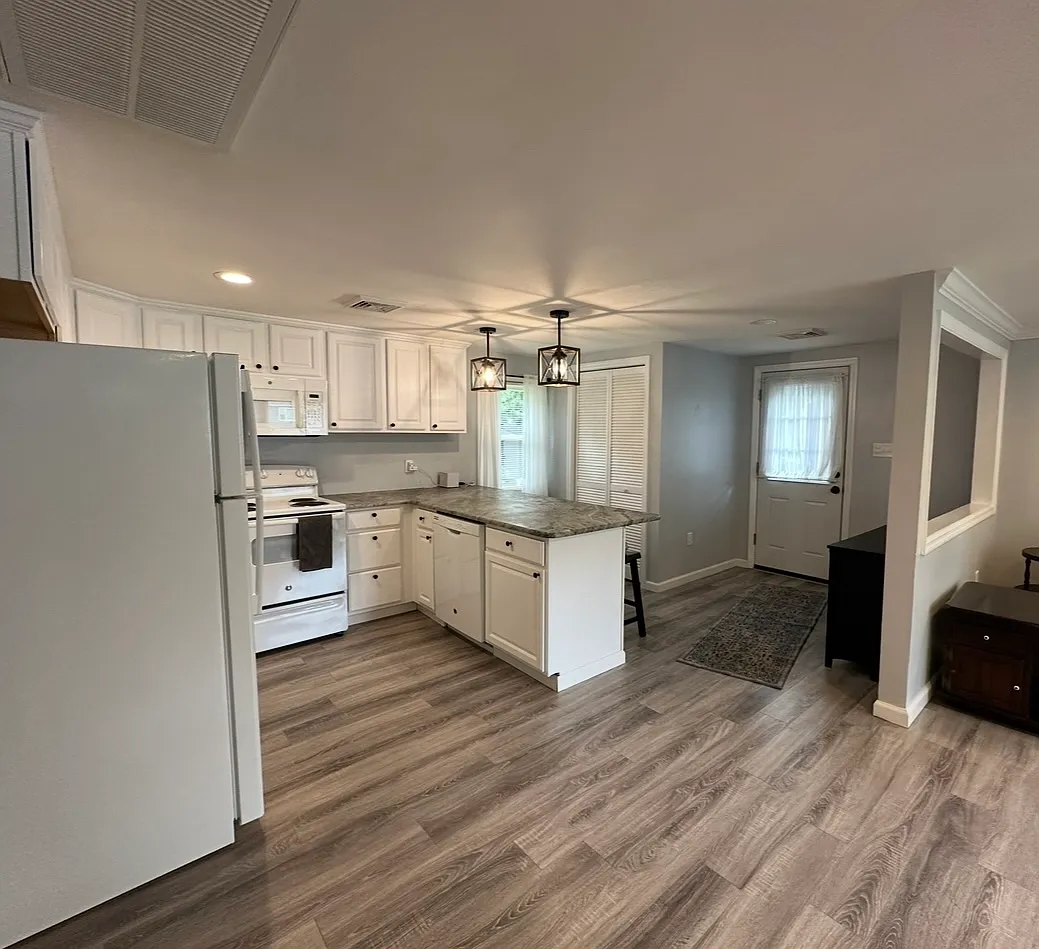2 bed, 864 sqft, $2,300 — Photo 2