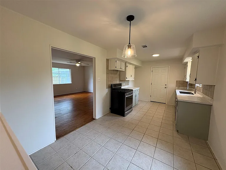 223 Belmont St — Photo 2