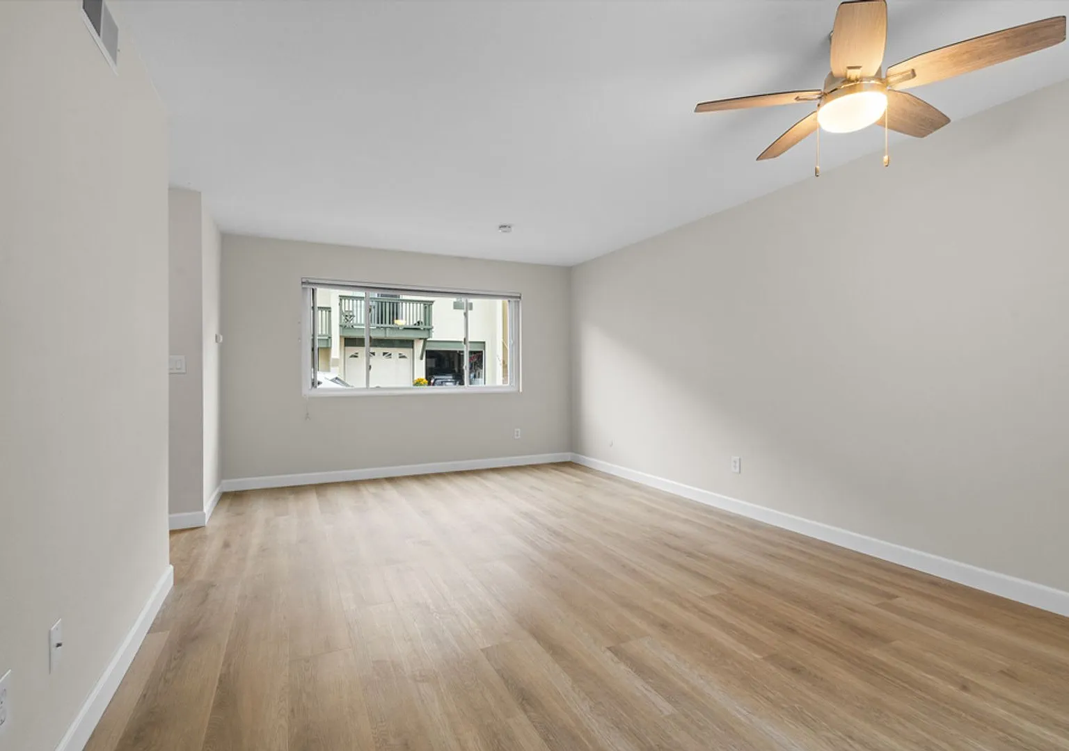 Beautifully Upgraded 3-Bedroom Townhome in Clairemont with Private Patio & Garage — Photo 3
