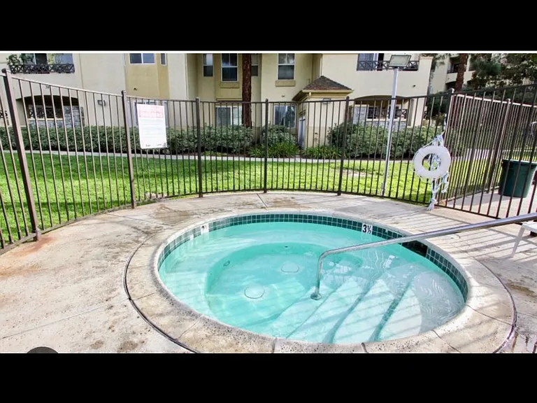 2031 Lakeridge Cir #202 — Photo 31