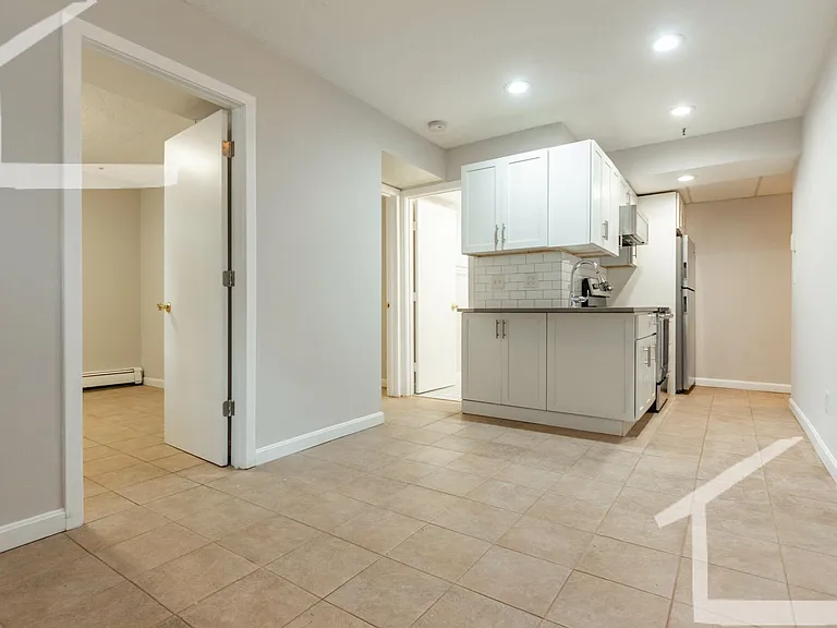12 Gardner St #7 — Photo 3