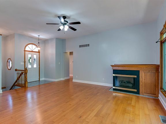 2nd image of 1512 Little Kitten Ave
