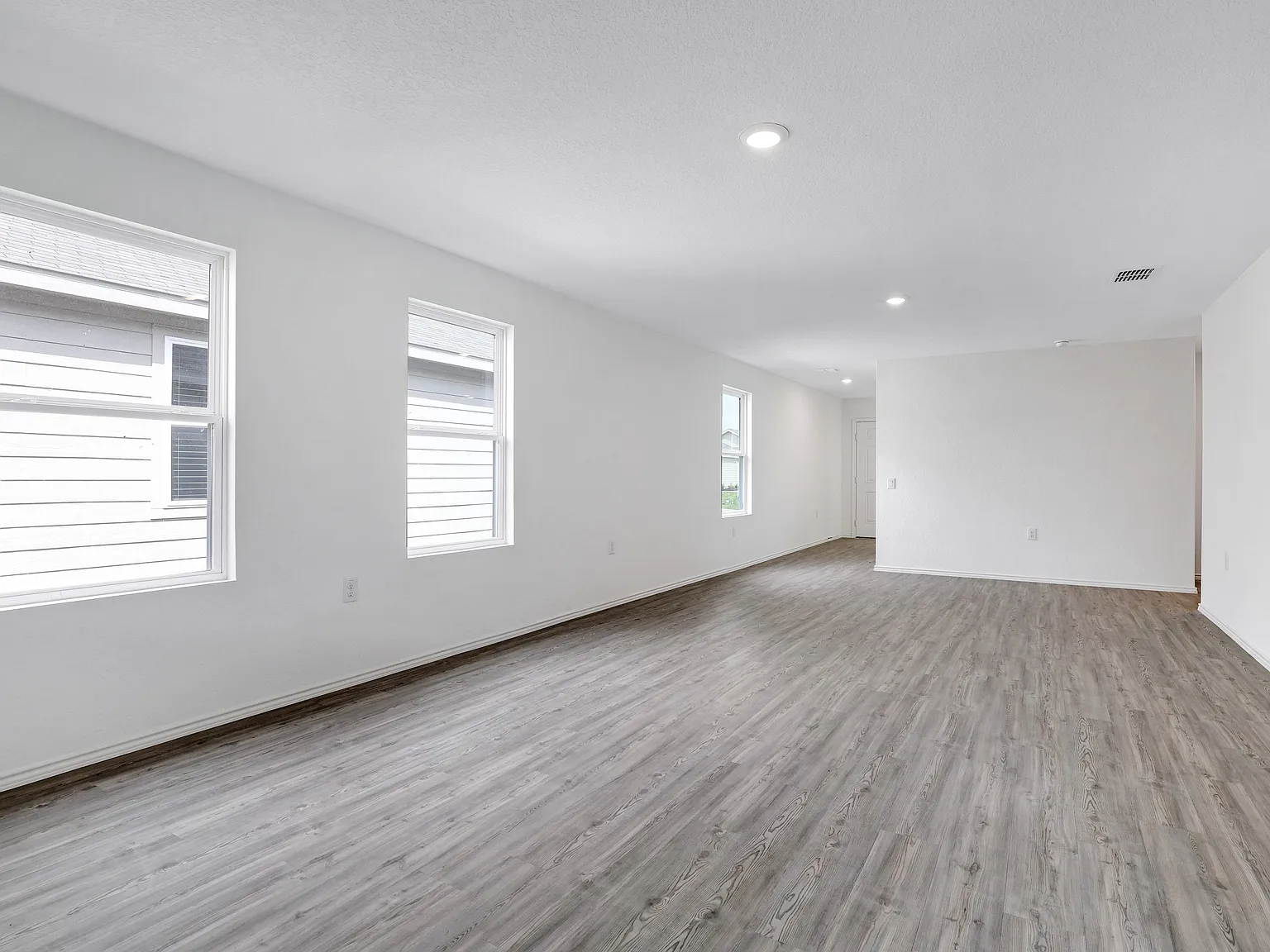 3 bed, 1440 sqft, $1,600 — Photo 3