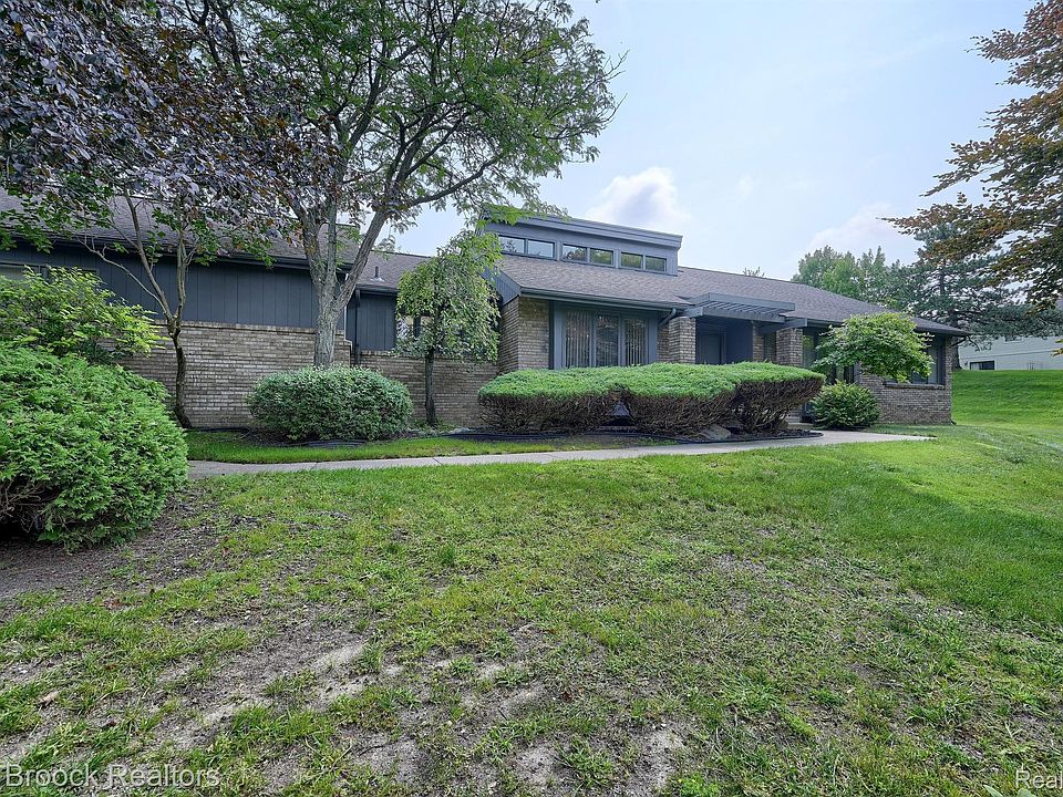 1st image of 5592 Water Way Ct