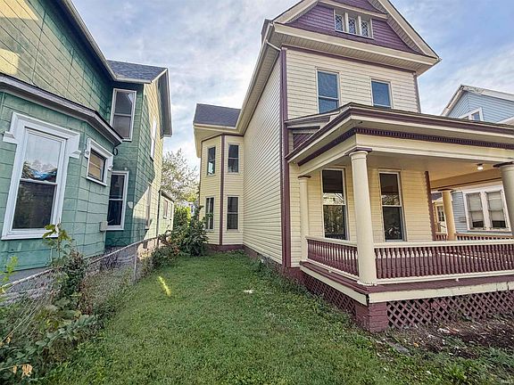 2nd image of 39 S 15th St