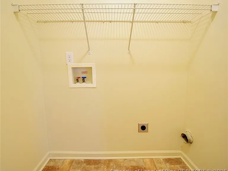 127 Blue Water Dr — Photo 13