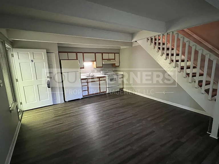 1918 Peale Terrace — Photo 2