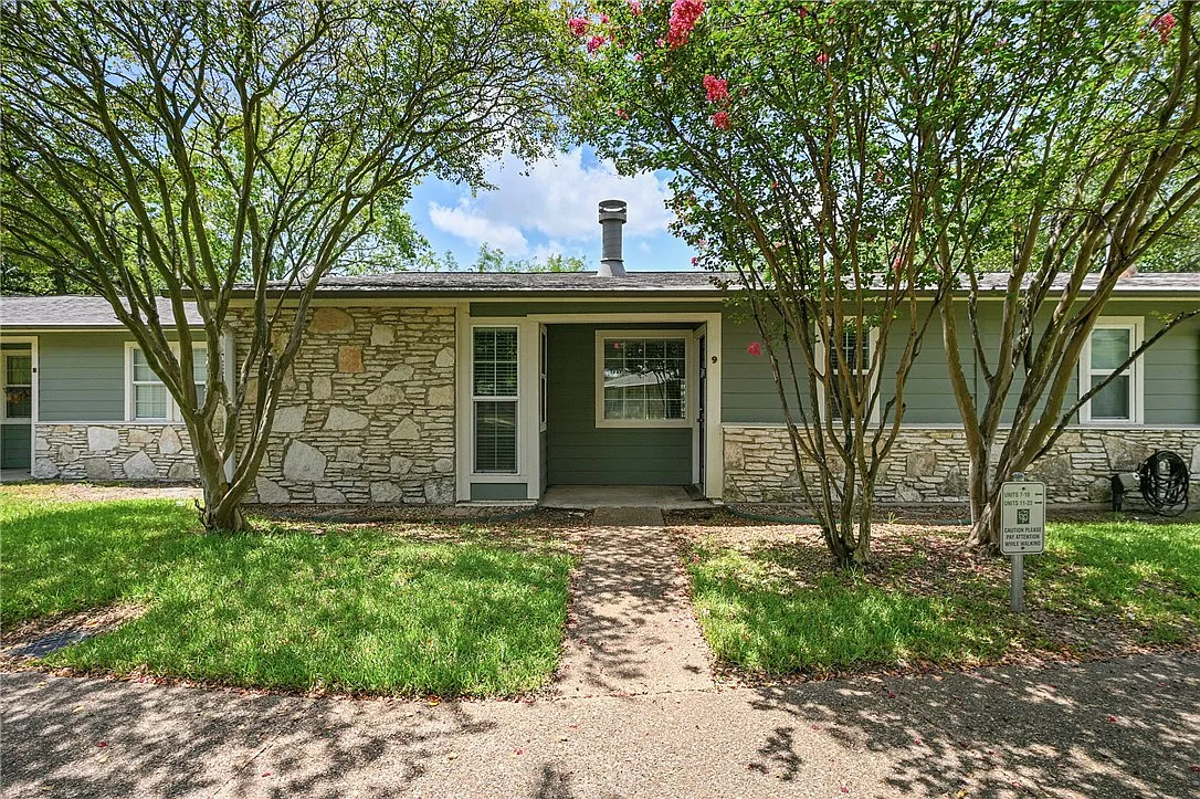 2 bed, 1062 sqft, $1,500 — Photo 1