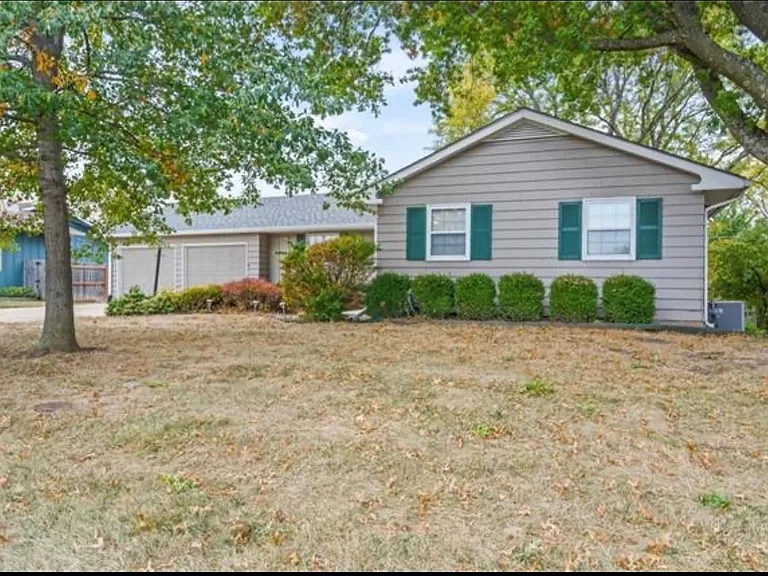 2915 Harvard Rd — Photo 1