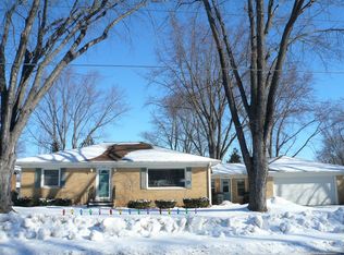 615 E Mission Rd, Green Bay, WI 54301