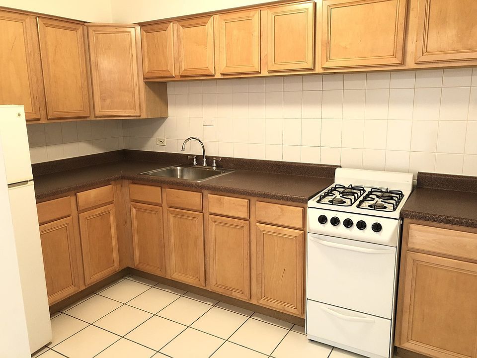 1st image of 5423 N Winthrop Ave APT 211