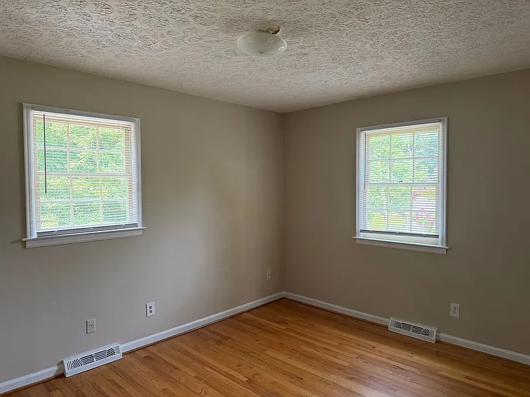 64 Maybrook Dr — Photo 14