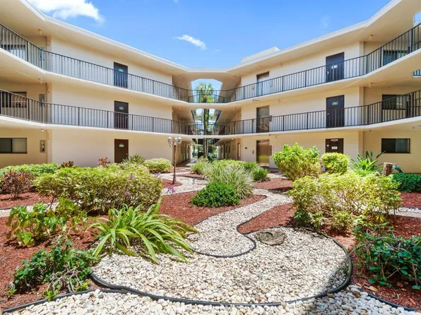 5100 Las Verdes Circle #316, Delray Beach, FL 33484