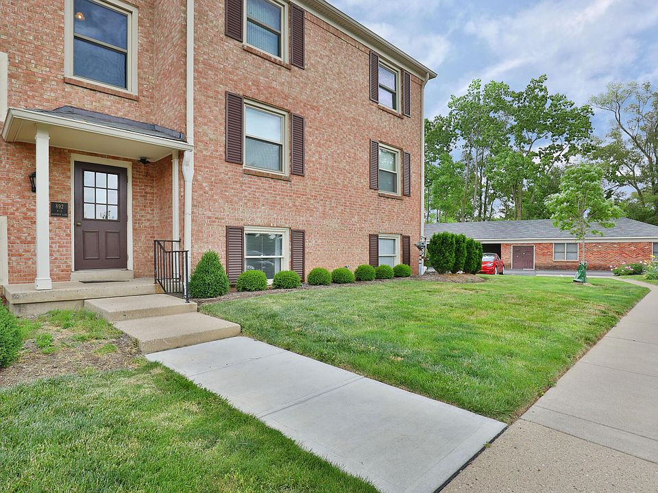 2nd image of 892 Chatham Ln Unit Z