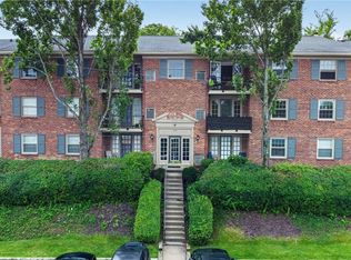 1070 Chatham Park Dr APT C, Pittsburgh, PA 15216