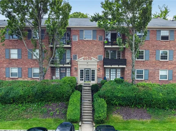 1070 Chatham Park Dr APT C, Pittsburgh, PA 15216