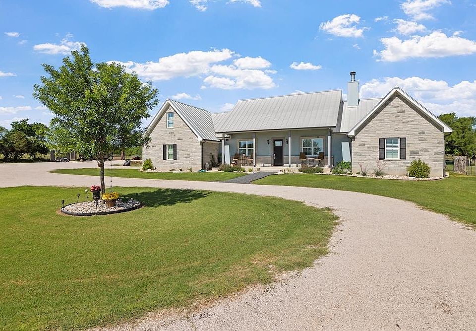 1st image of 139 Armory Rd