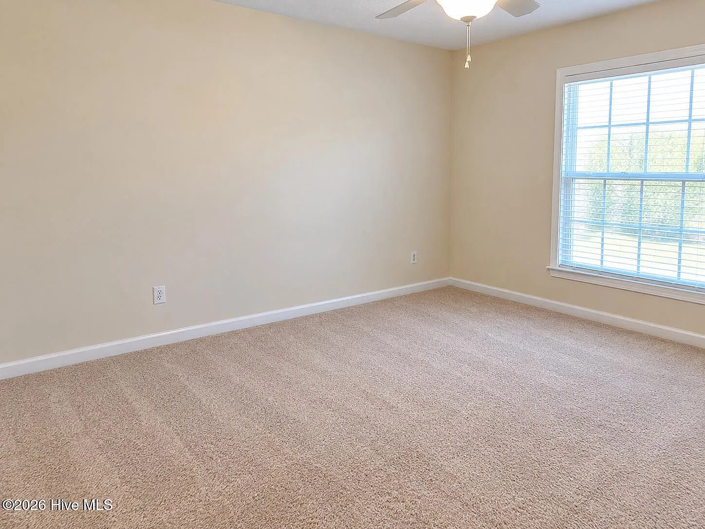 3 bed, 2.0 bath, 1300 sqft, $1,650 — Photo 2