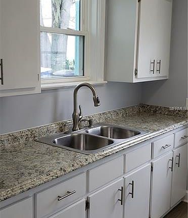 5th image of 1009 Osage St