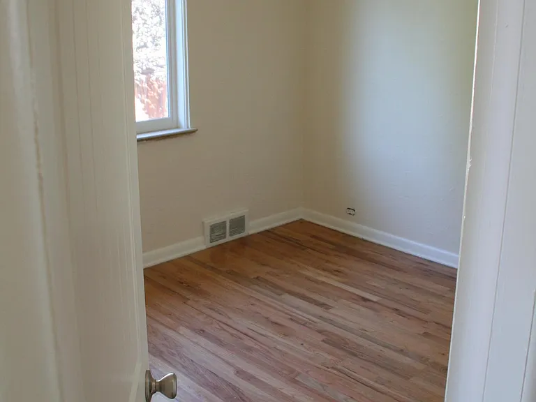 3921 S Lincoln St — Photo 16