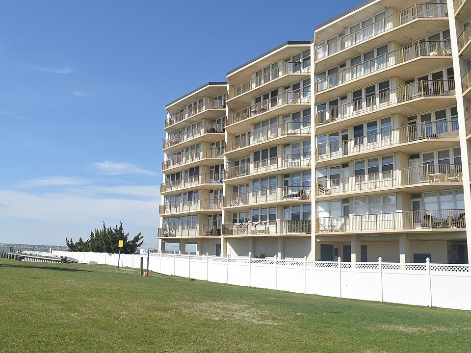 1st image of 500 Bay Ave APT 501S