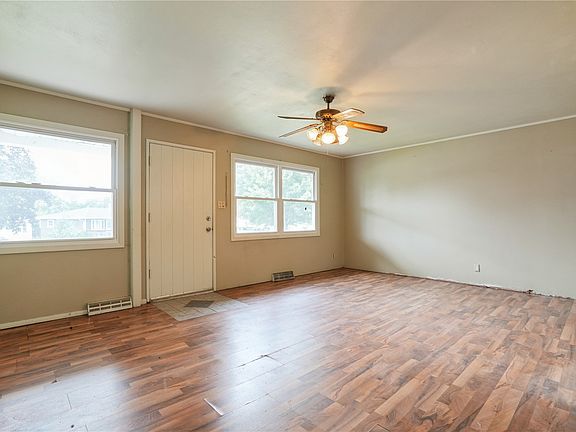 3rd image of 4641 Danbury St NE
