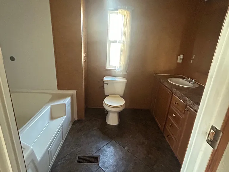 120 Harvey Rd — Photo 8