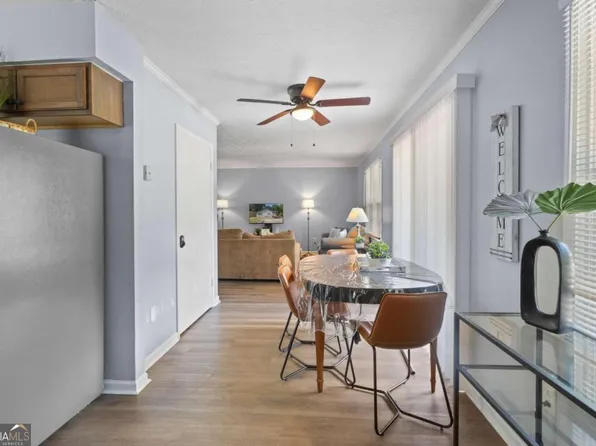 229 N Lake Dr, Jonesboro, GA 30236