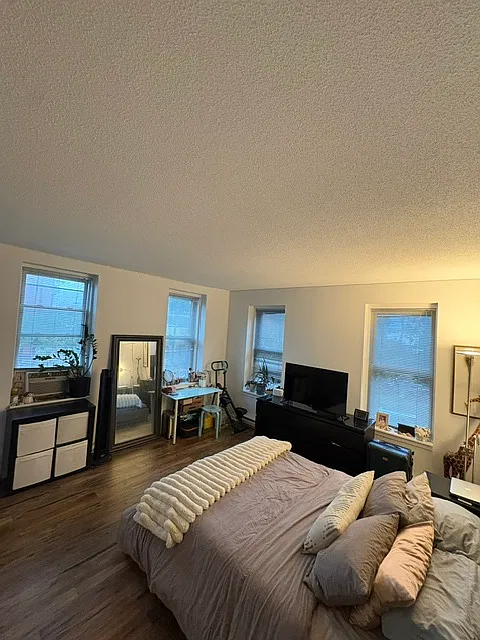 1 bed, 900 sqft, $1,600 — Photo 2