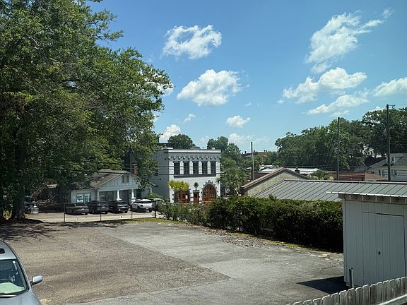 2nd image of 211 Shuler St