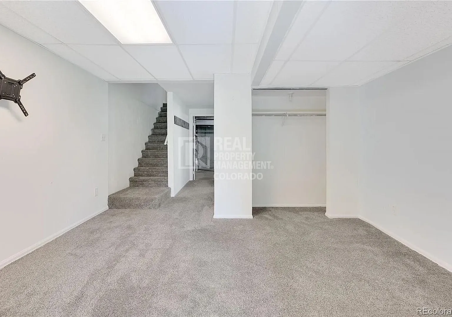 Welcome to this inviting townhome in the desirable Dutch Ridge community! — Photo 4
