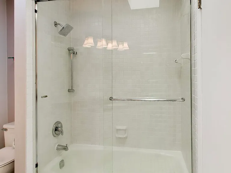 171 W Goethe St #B — Photo 34