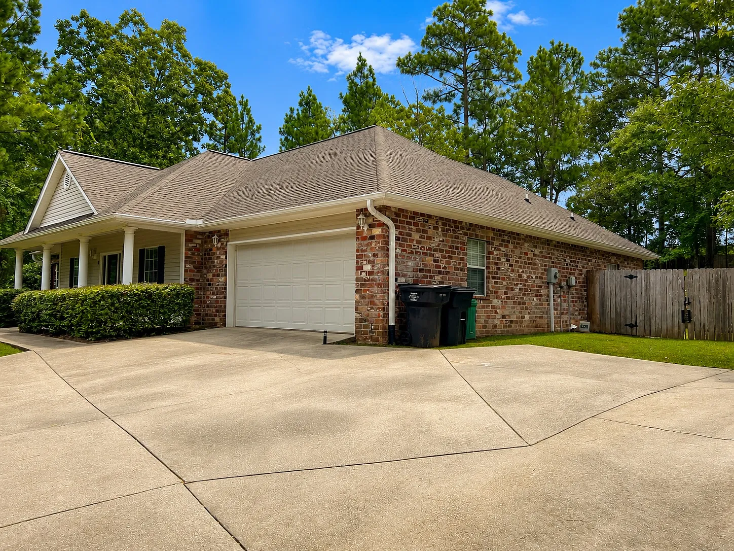 4 bed, 2184 sqft, $2,300 — Photo 3