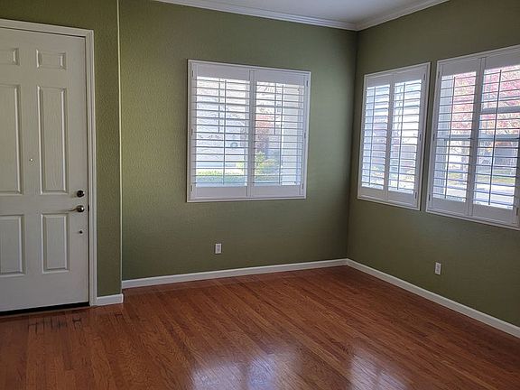 3rd image of 619 Alcantar Cir