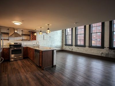1273 W 9th St #402, Cleveland, OH, 44113