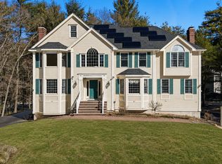2 Pipers Gln, Andover, MA 01810