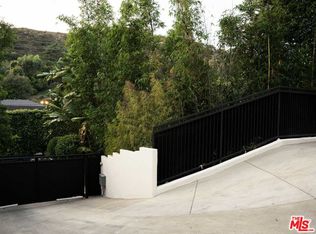 2172 Coldwater Canyon Dr, Beverly Hills, CA 90210