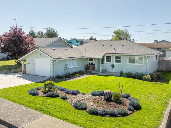 1860 Grant St, North Bend, OR 97459