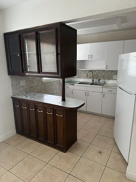 3 bed, 1.5 bath, 1230 sqft, $2,000 — Photo 2