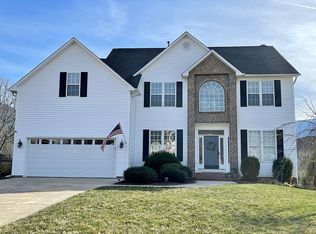 30 Poplar Grove Ct, Fletcher, NC 28732