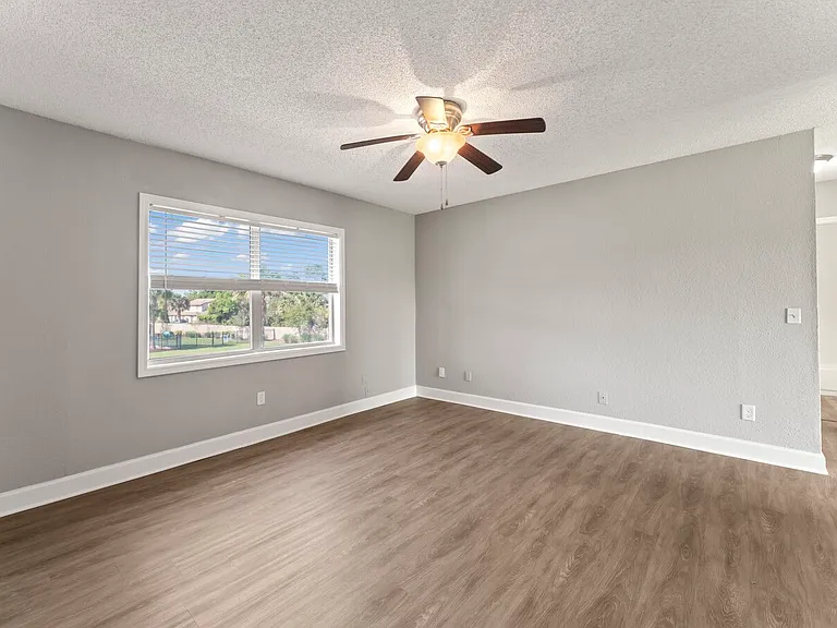 Sea Oats Apartments — Photo 10