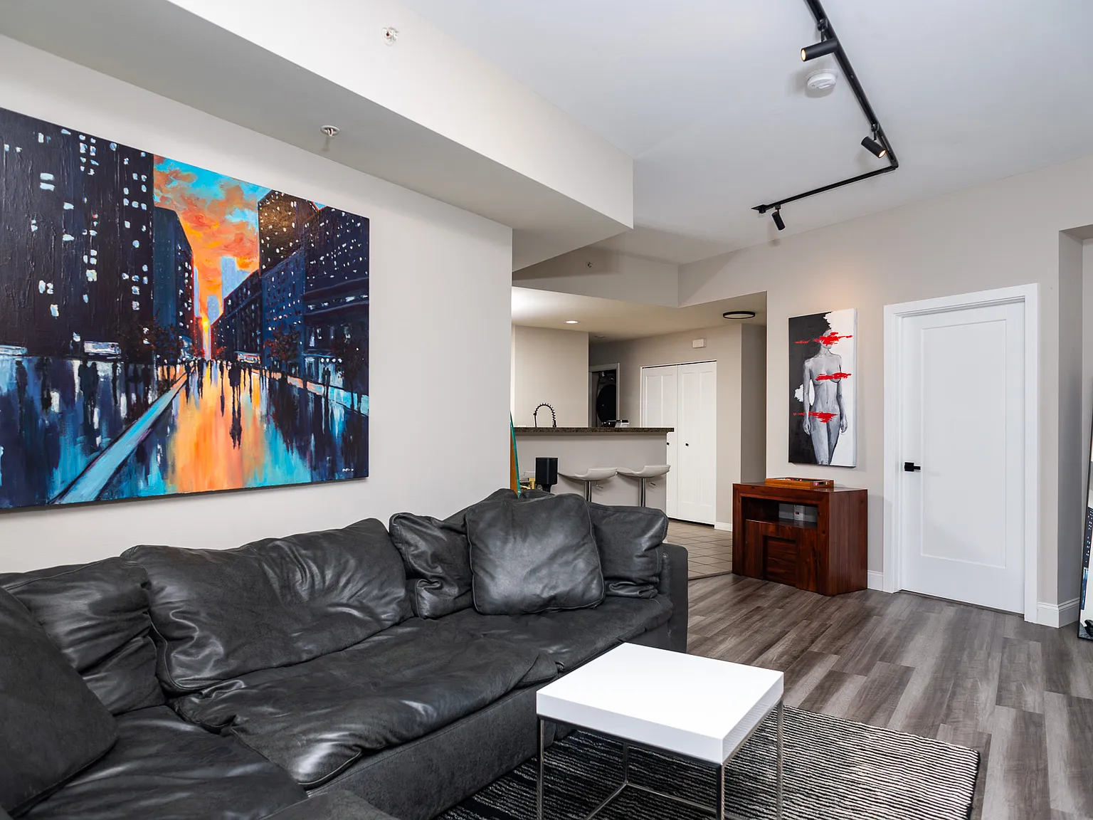 1 bed, 802 sqft, $2,900 — Photo 2
