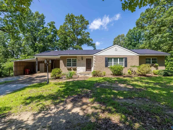 297 Remington Dr, Hamilton, AL 35570