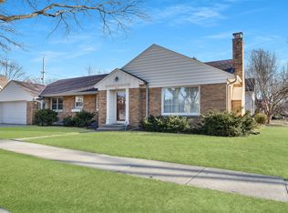 701 E Fairmount Ave, Whitefish Bay, WI 53217